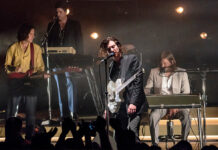 Arctic Monkeys vuelven a escena después de cuatro años